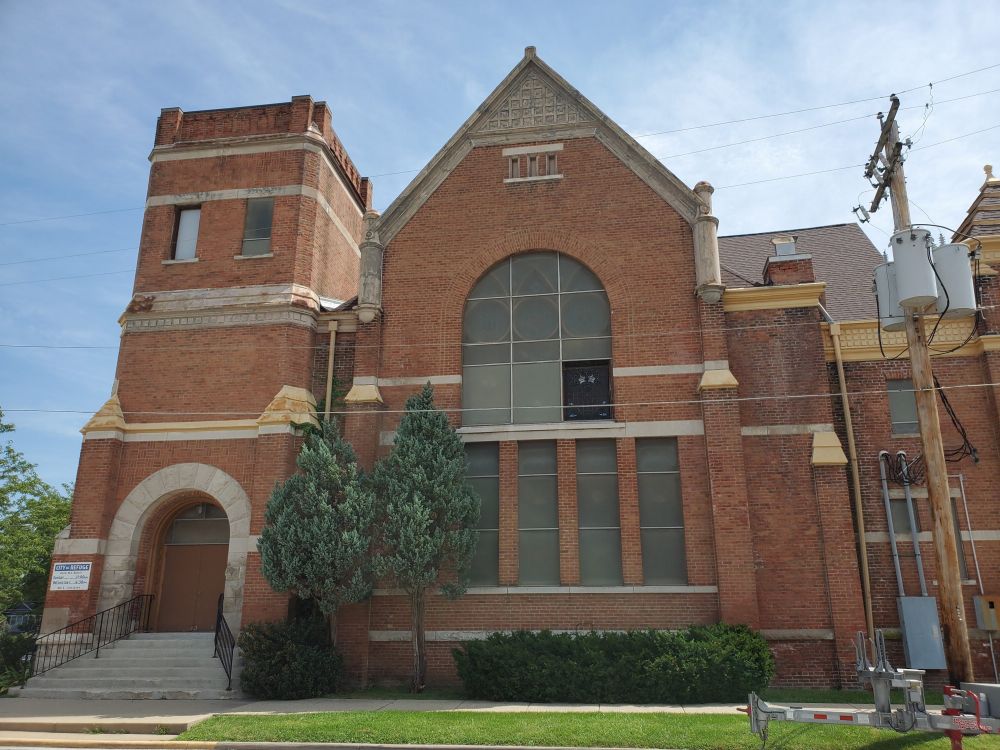 401 E. Jefferson wide